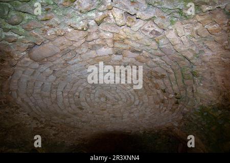 Krak (Crac) des Chevaliers, chiamato anche (Castello dei curdi), e precedentemente Crac de l'Ospital, è un castello crociato in Siria e uno dei più impo Foto Stock