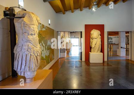 Museo-Centro de Interpretación del parque Arqueológico de Segóbriga, Saelices, Cuenca, Castilla-La Mancha, in Spagna. Foto Stock