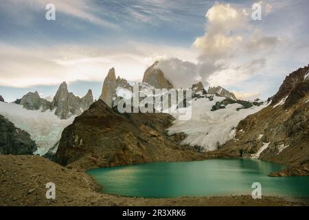 Monte Fitz Roy, - Cerro Chaltén -, 3405 metro, laguna de los Tres, parque nacional Los Glaciares, republica Argentina, Patagonia, cono sur, Sud America. Foto Stock