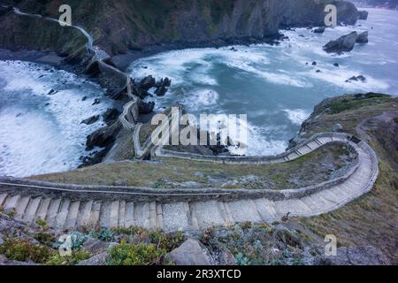 Gaztelugatxe, Sancti Johannis de Castiello (San Juan del Castillo), siglo XI, Vizcaya,Euzkadi, Spagna. Foto Stock