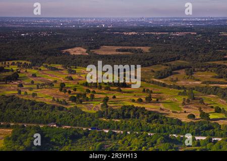 Vista aerea sui campi del Walton Heath Golf Club - sede dell'AIG Womens Open 2023 tra il 10th e il 13th agosto Foto Stock