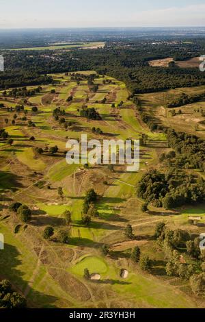 Vista aerea sui campi del Walton Heath Golf Club - sede dell'AIG Womens Open 2023 tra il 10th e il 13th agosto Foto Stock