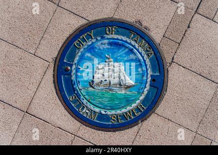 Tempesta fogna tombola copertura in una delle città di New York City Foto Stock