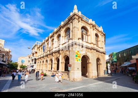 Heraklion, Grecia - 13 ottobre 2021: Vecchio Municipio o Loggia veneziana nel centro di Heraklion sull'isola di Creta in Grecia Foto Stock