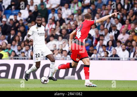 Antonio Rudiger del Real Madrid durante il campionato spagnolo la Liga partita di calcio tra il Real Madrid e Rayo Vallecano il 24 maggio 2023 allo stadio Santiago Bernabeu di Madrid, Spagna - Foto: Oscar J Barroso/DPPI/LiveMedia Foto Stock