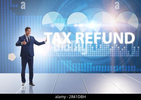 Uomo d'affari in concetto di rimborso fiscale Foto Stock