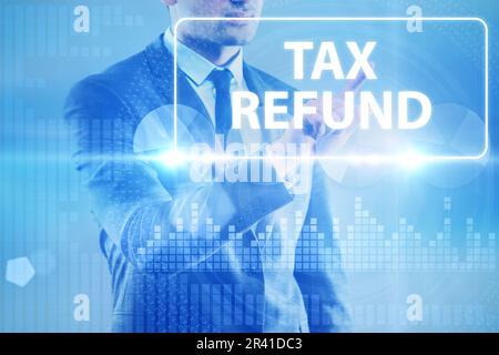 Uomo d'affari in concetto di rimborso fiscale Foto Stock