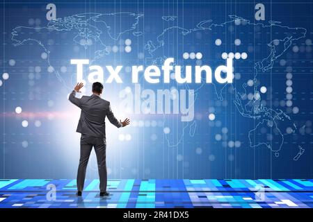 Uomo d'affari in concetto di rimborso fiscale Foto Stock