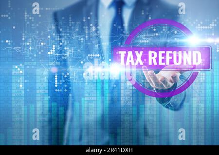 Uomo d'affari in concetto di rimborso fiscale Foto Stock