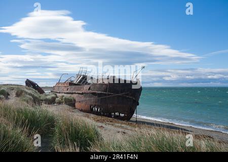 Wreckages su San Gregorio spiaggia, Cile sito storico. Spiaggiata navi Foto Stock