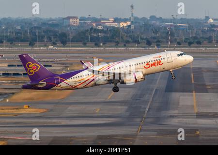 Thai Smile Airbus A320 Flugzeug Flughafen Bangkok Suvarnabhumi in Thailandia Foto Stock