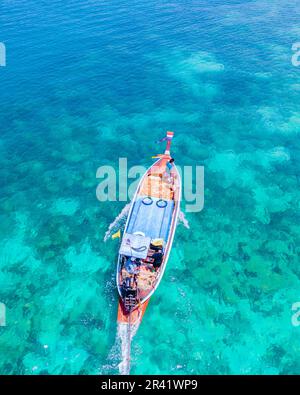 Vista sui droni sulla spiaggia dell'isola di Koh Kradan in Thailandia Foto Stock