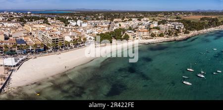 Colònia de Sant Jordi, vista sulla spiaggia di es Port, Ses Salines, Maiorca, Isole Baleari, Spagna. Foto Stock