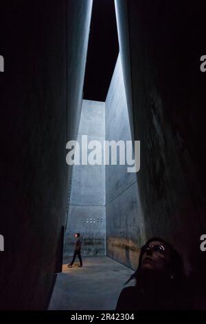 Museo Judío de Berlín,diseñado por el arquitecto polaco Daniel Libeskinds , Berlino, Alemania, l'Europa. Foto Stock
