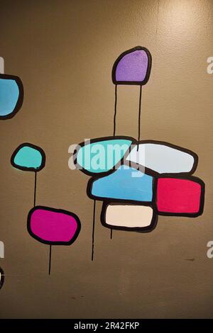 Forme astratte multiple di vari colori tra cui rosso rosa viola verde blu e bianco Foto Stock