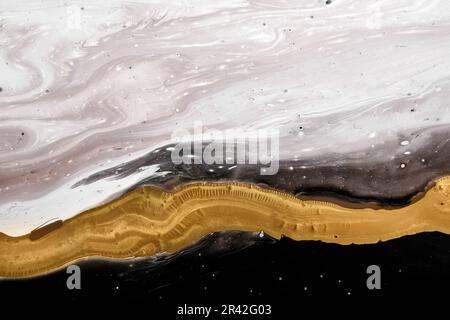 Fluido acrilico Art. Onde bianche e nere con curva dorata liquida. Astratto marmo sfondo o texture, falso kintsugi techniqu Foto Stock