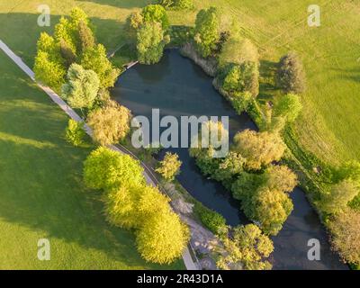 vista aerea di horsham, horsham parco e lago nel sussex occidentale Foto Stock
