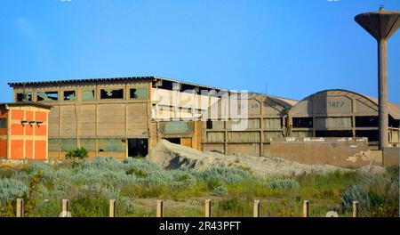 Italia, Italia, Sardegna, vicino al vecchio stabilimento di Porto Torres, Saremar Foto Stock