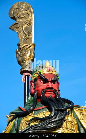 Statua di bronzo del generale cinese Guan Yu, Santuario di Guan Yu, Koh Samui, Thailandia Foto Stock