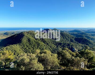 Vista spettacolare dal monastero di Santuari de Sant Salvador, Felanitx, Maiorca, Maiorca, Isole Baleari, Spagna. Foto Stock