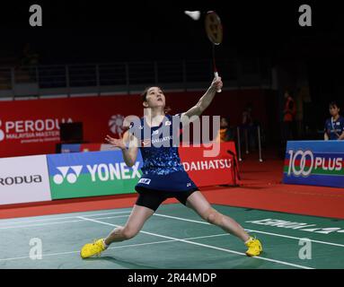 Kuala Lumpur, Malesia. 25th maggio, 2023. Aya Ohori del Giappone gioca contro Pusarla V. Sindhu dell'India durante la partita femminile del secondo turno dei Perodua Malaysia Masters 2023 all'Axiata Arena. Pusarla V. Sindhu dell'India ha vinto con i punteggi; 21/21 : 16/11. Credit: SOPA Images Limited/Alamy Live News Foto Stock