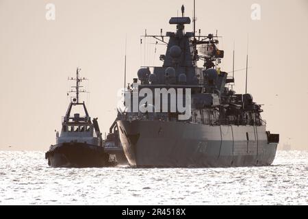 Gdynia, Polonia. 26 maggio 2023. Fregata tedesca di Brandeburgo FGS Mecklenburg Vorpommern F218, una parte del Gruppo marittimo permanente della NATO uno SNMG1, è arrivato al porto di Gdynia © Wojciech Strozyk / Alamy Live News Foto Stock