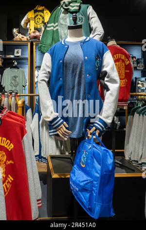 La mostra di Harry Potter è stata aperta al pubblico nel maggio 2023 su W. 34th St. A Midtown Manhattan, New York City, USA Foto Stock