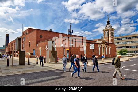 London Queen Victoria Street e City of London School a Peters Hill Foto Stock