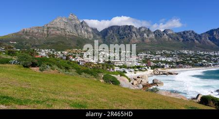 Camps Bay sobborgo, Città del Capo, Sud Africa Foto Stock