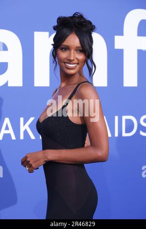 Cannes, fra. 25th maggio, 2023. Jasmine Tookes partecipa al gala di AmfAR Cinema Against AIDS durante il 76th° Festival di Cannes il 25 maggio 2023 a Cannes, Francia. (Foto di:DGP/imageSPACE) Credit: Imagespace/Alamy Live News Foto Stock