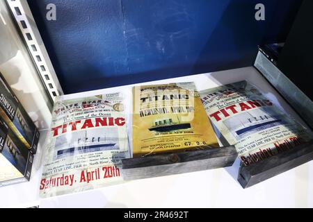 Venerdì proiezione della prima edizione nordica della mostra "Titanic: The Artifact Exhibition" a Linköping, Svezia. La mostra, che espone oltre 200 oggetti del Titanic, offre un viaggio emozionale attraverso storie, fotografie e oggetti negli interni ricreati del Titanic. La Svezia ha un forte legame con il Titanic, in quanto molti svedesi emigrarono in America. Foto Stock