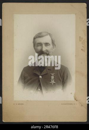 Veterano della Guerra civile non identificato con la medaglia del Grande Armata della Repubblica) - D.S. Brush, Elizabethtown, New York Foto Stock