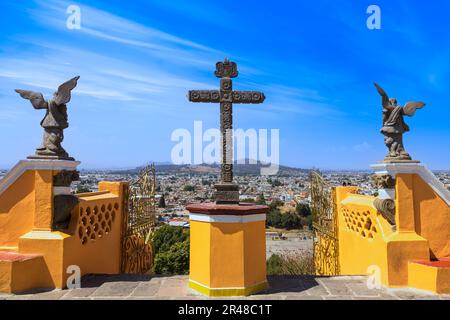 Messico, Cholula, la nostra Signora dei Rimedi chiesa cattolica costruita sulla cima della piramide nello stato di Puebla. Foto Stock