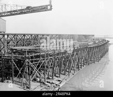 Città di Cleveland, Steamer #168 on the Ways, 1907. Foto Stock