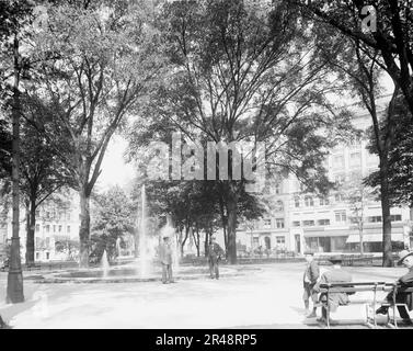 Grand Circus Park, mostra Tuller Hotel e fine Arts Bldg. [Costruzione], Detroit, Michigan, tra il 1910 e il 1920. Foto Stock