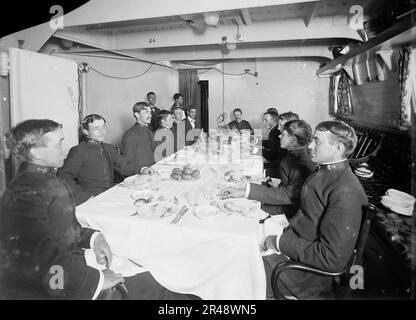 U.S.S. Massachusetts, disordine degli ufficiali minori, tra il 1896 e il 1901. Foto Stock