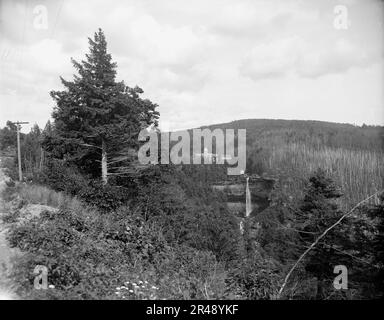 Kaaterskill Falls e Laurel House, Catskill MTS., N.Y., tra le 1895 e le 1910. Foto Stock