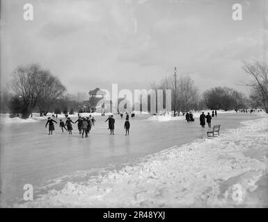 Pattinaggio su Belle Isle Park, Detroit, Michigan, tra le 1895:1910 e le 18:00. Foto Stock