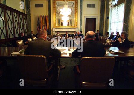 US Navy (da sinistra) Gen. Michael W. Hagee, Comandante del corpo dei Marine e ADM. Vern Clark, Foto Stock
