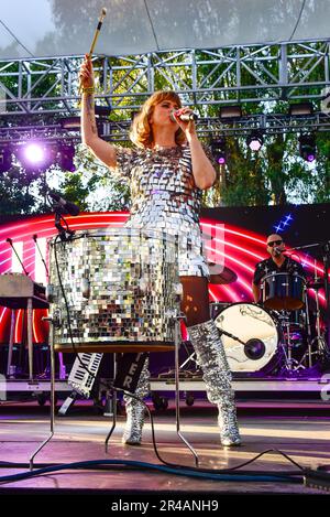 Napa, California, Stati Uniti. 26th maggio, 2023. Lucius si esibisce sul palco al BottleRock 2023 Music Festival. Credit: Ken Howard/Alamy Live News Foto Stock