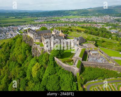 Vista aerea dal drone del Castello di Stirling a Stirling, Scozia, Regno Unito Foto Stock