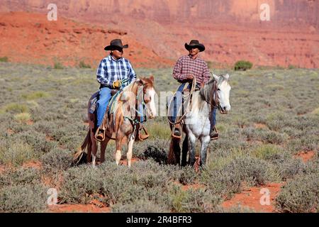 Navajo cowboys, Mustang, Monument Valley, Utah, Stati Uniti, Indiani, nativi americani, lasso Foto Stock