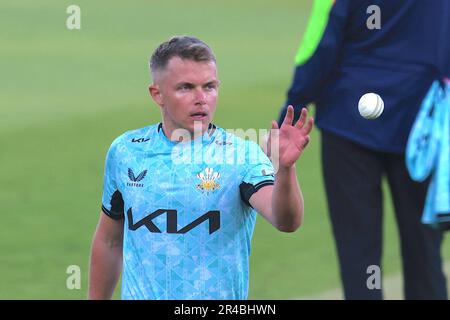 26 maggio, 2023. Londra, Regno Unito. Sam Curran bowling di Surrey mentre Surrey prende il Kent nella partita di cricket Vitality T20 Blast al Kia Oval. David Rowe/Alamy Live News. Foto Stock