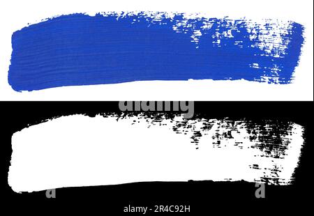 Tratto blu di vernice isolato su sfondo bianco con maschera di ritaglio (canale alfa) per un rapido isolamento. Oggetto facile da selezionare. Foto Stock
