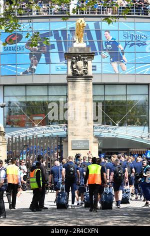 Twickenham, Londra, Regno Unito. 27th maggio 2023. Sale Sharks arriva per il rugby Gallagher Premiership Gioca fuori incontro finale tra Saracens e sale Sharks al Twickenham Stadium, Twickenham, Regno Unito, il 27 maggio 2023. Foto di Phil Hutchinson. Solo per uso editoriale, licenza richiesta per uso commerciale. Non è utilizzabile nelle scommesse, nei giochi o nelle pubblicazioni di un singolo club/campionato/giocatore. Credit: UK Sports Pics Ltd/Alamy Live News Foto Stock