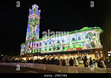 Sydney, Australia. 27th maggio 2023. Vivid Sydney è una celebrazione annuale di creatività, innovazione e tecnologia, che trasforma Sydney per 23 giorni e notti. Nel 2023, per il suo 13th° anno, Vivid Sydney fonderà arte, innovazione e tecnologia in collaborazione con alcuni dei più importanti artisti, pensatori, musicisti ed esperti culinari del nostro tempo. Il programma di luce, idee, musica e cibo si svolge dal 26 maggio al 17 giugno 2023. Credit: Richard Milnes/Alamy Live News Foto Stock