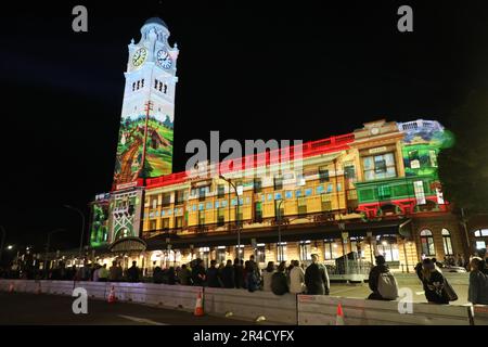 Sydney, Australia. 27th maggio 2023. Vivid Sydney è una celebrazione annuale di creatività, innovazione e tecnologia, che trasforma Sydney per 23 giorni e notti. Nel 2023, per il suo 13th° anno, Vivid Sydney fonderà arte, innovazione e tecnologia in collaborazione con alcuni dei più importanti artisti, pensatori, musicisti ed esperti culinari del nostro tempo. Il programma di luce, idee, musica e cibo si svolge dal 26 maggio al 17 giugno 2023. Credit: Richard Milnes/Alamy Live News Foto Stock