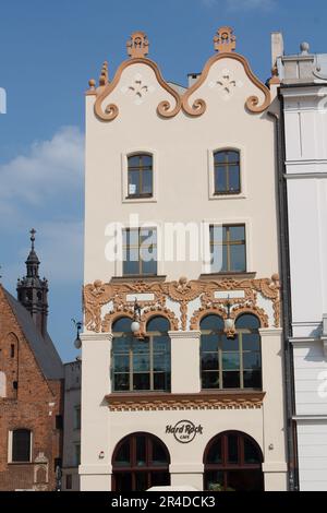 Uno scatto verticale dell'Hard Rock Cafe a Cracovia, Polonia Foto Stock