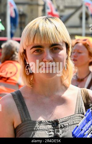 Londra, Regno Unito. 27th Maggio 2023.Rosa Hicks, basta fermare il petrolio, non la mia protesta di Bill. Attivisti di organizzazioni diverse hanno protestato in Piazza del Parlamento contro il disegno di legge del Public Order Act del 2023, entrato in vigore il 3rd 2023 maggio. Foto Stock