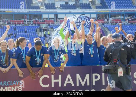 Reading, Regno Unito. 27th maggio, 2023. Reading, Inghilterra, 27th 2023 maggio: Chelsea solleva il titolo WSL dopo il gioco di Barclays fa Womens Super League tra Reading e Chelsea al Select Car Leasing Stadium, Reading. (Tom Phillips/SPP) credito: SPP Sport Press Photo. /Alamy Live News Foto Stock